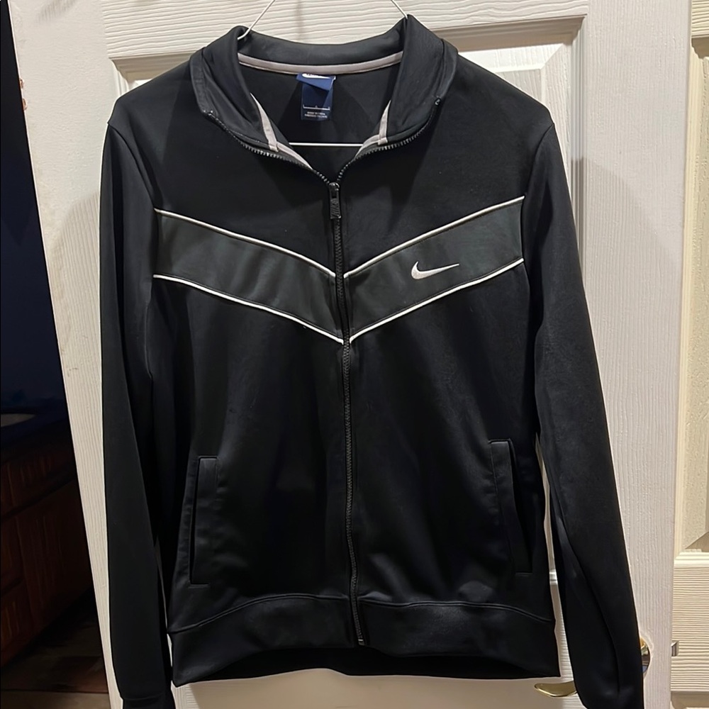 Nike Men's Black Jacket zip up jacket with pockets